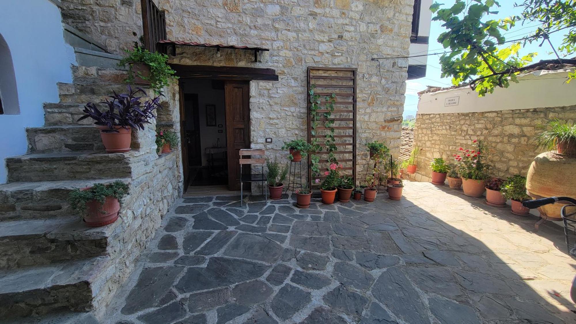 Hostel Mangalem